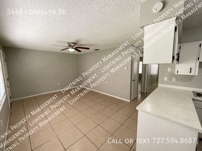 5448 Lewellyn Rd
