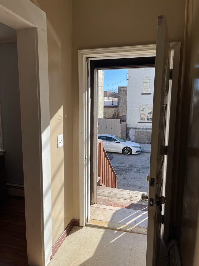 Photo - 60 Lander St