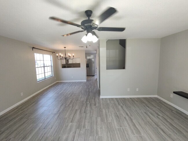 Photo - 1961 N Hartford St