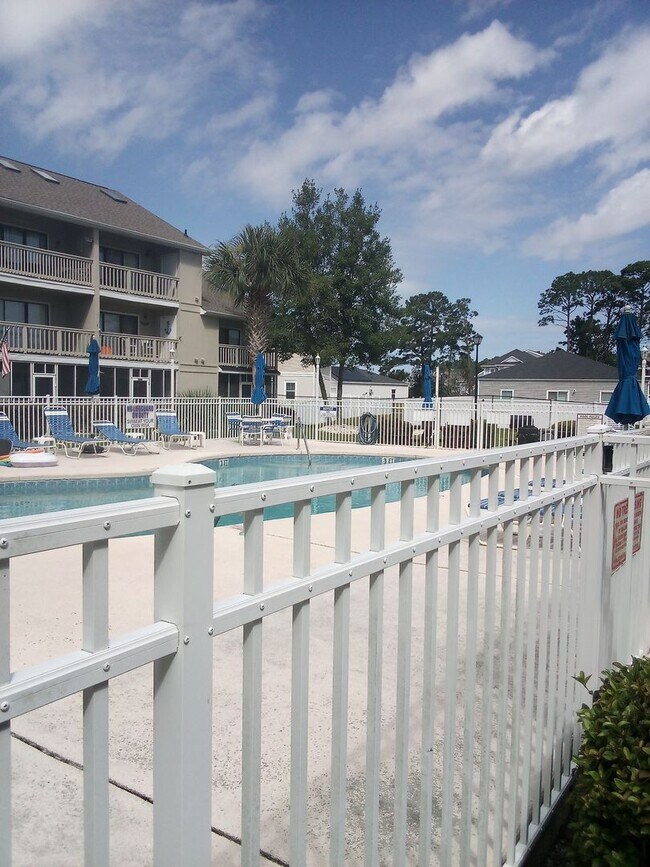 Photo - Golf Colony VII