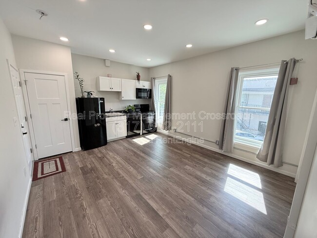 Photo - 104 E Main St Unit 206