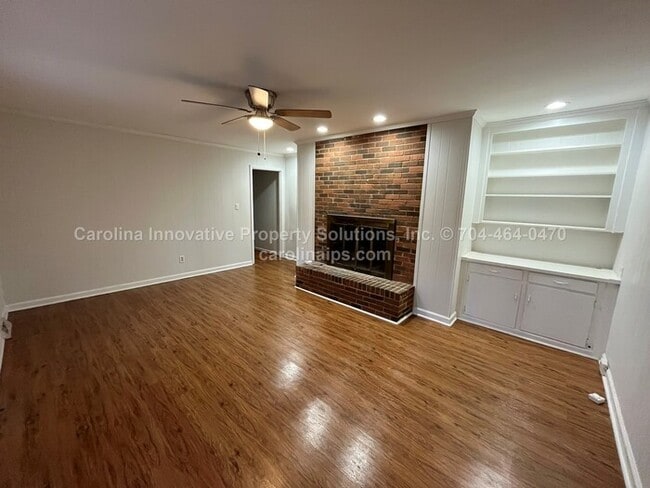 Photo - 7622 Helmdale Ave