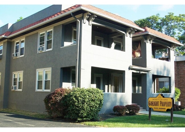 Building Photo - 3027 Clifton Ave Unit 3027-04