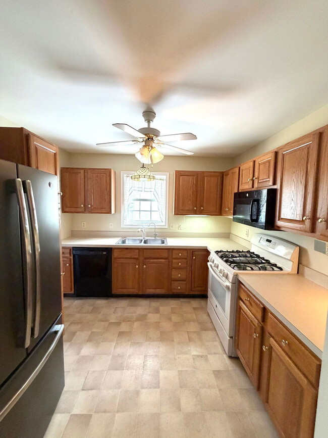 Photo - 104 Kentshire Dr