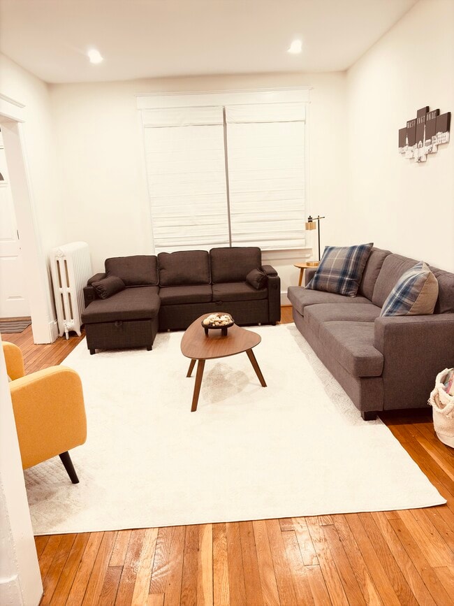 Photo - 1826 A St SE