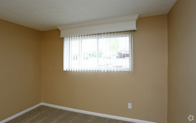 2BR, 1 BA - 832 SF - Furlong Trails Apartments