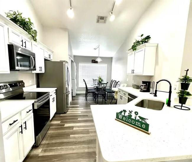 Photo - 626 Eagle Pointe S