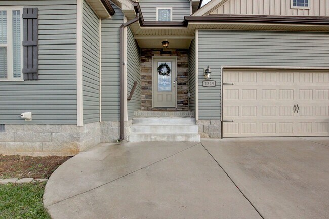 Photo - Sharp 3bed 2 ba. upgrades throughout.