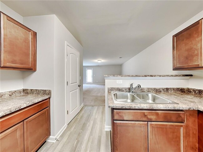 Photo - 2565 Piering Dr