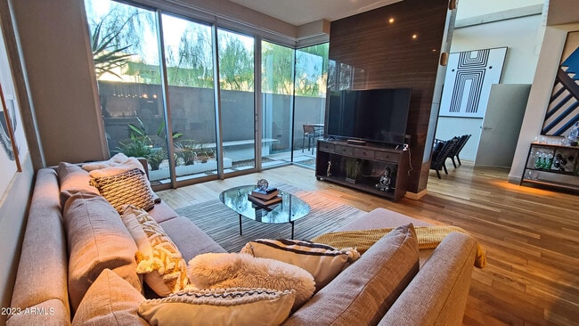 Photo - 5455 E Lincoln Dr