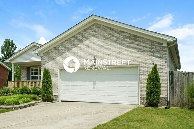 Photo - 3 Bedroom Pet-Friendly Home in SHEPHERDSVILLE, KY with Main Street Renewal