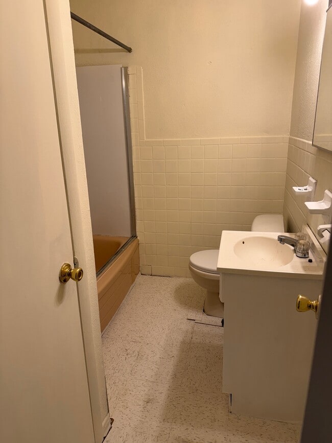 Building Photo - 6419 Tulip St Unit Tulip Street 2nd Floor