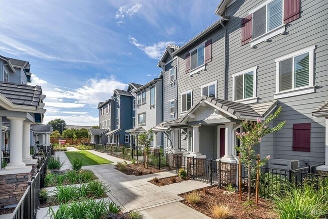 Photo - 327 Pear Tree Ln