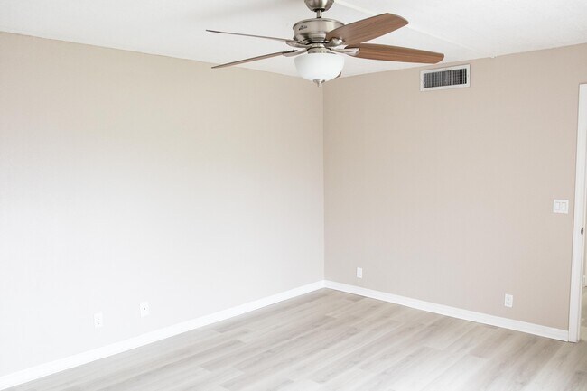 Photo - 70 Lake Arbor Dr