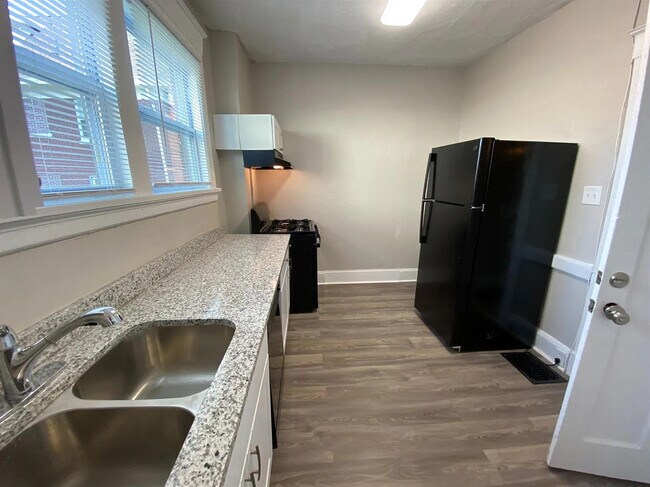 Kitchen - 3592 Van Antwerp Plz Unidad 3592