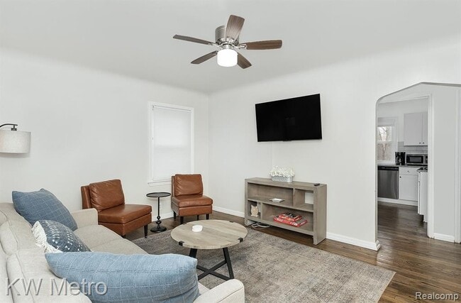 Photo - 3340 Edgeworth St