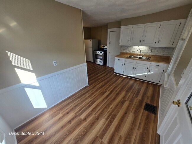 Photo - 234 Nahatan St Unit 1