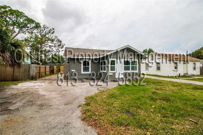 Photo - 226 SW Lincoln Cir N, St Petersburg Fl 33703 Unit Apt A