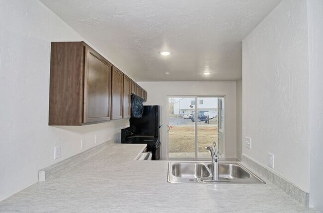 Photo - 2 Bed 1 Bath Condo!