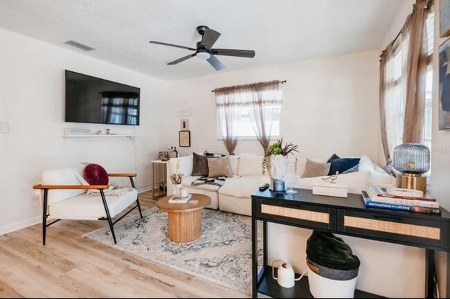 Photo - 3229 W Fielder St