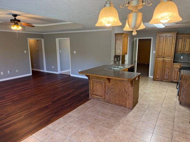 Photo - 2403 Lancashire Ln