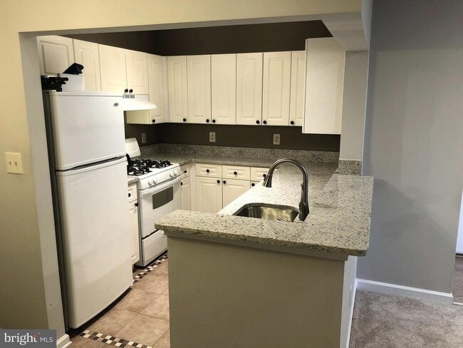 Photo - 20311 Beechwood Terrace Unidad 200