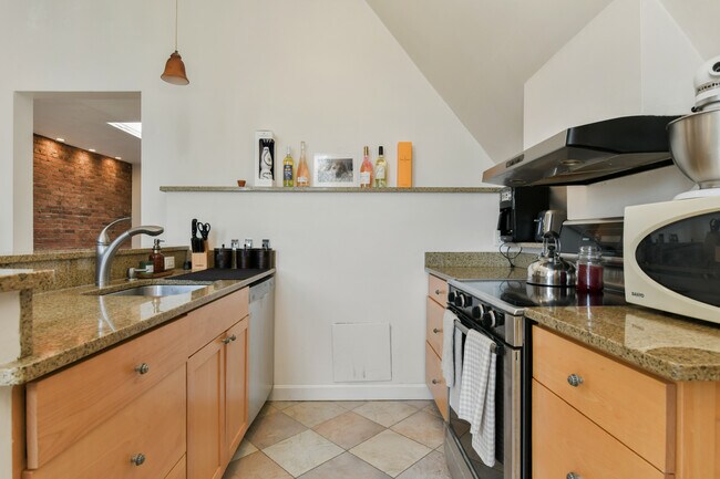 1774 Beacon St Unit 6