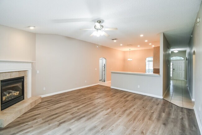 Photo - 9135 Prosperity Lake Dr