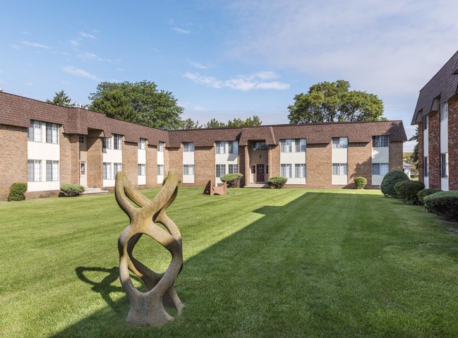 Venoy Pines Apartments