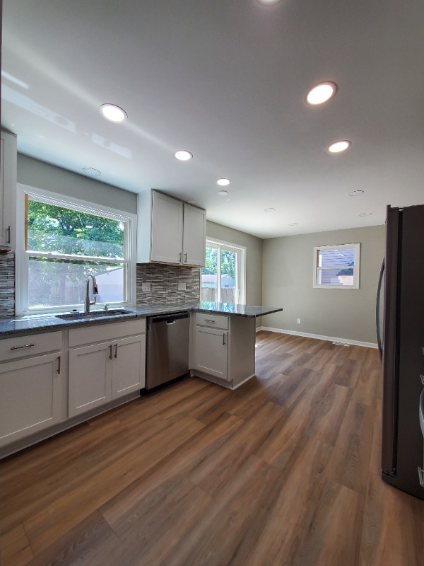Photo - 952 Lilley Ave