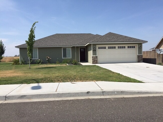 Building Photo - 506 Manzanita Ln