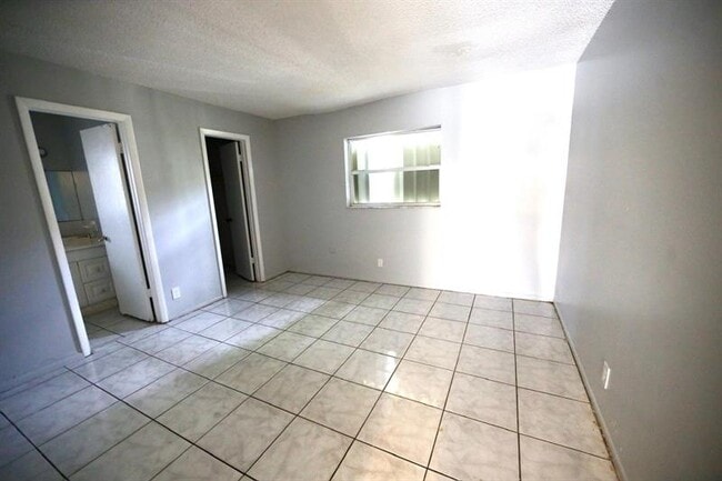 Photo - 7851 SW 10th Ct Unidad C