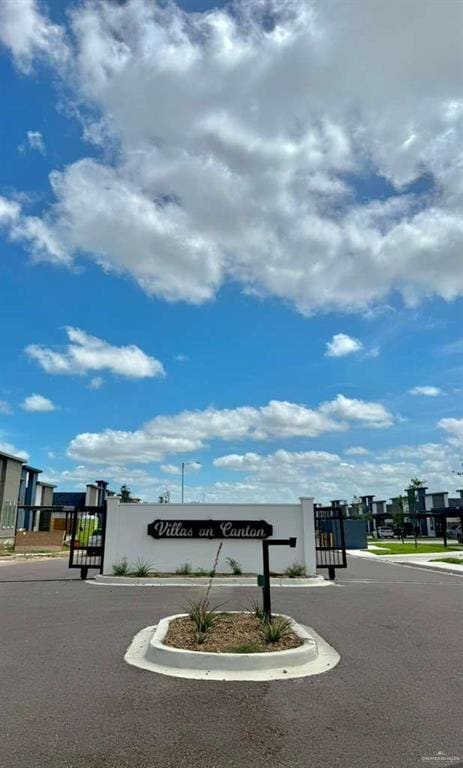 Building Photo - 9 S Links Dr Unit 1