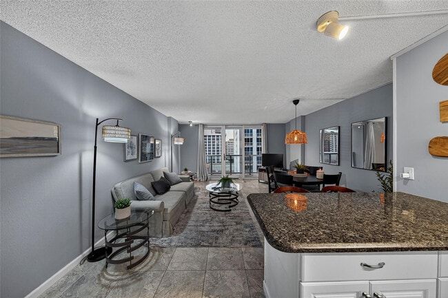 Building Photo - 209 N Fort Lauderdale Beach Blvd Unit 8D