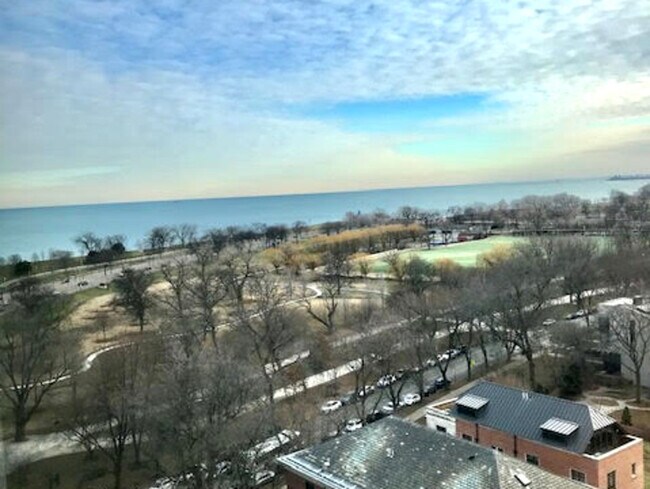 Photo - 3100 N Lake Shore Dr Unit 1402