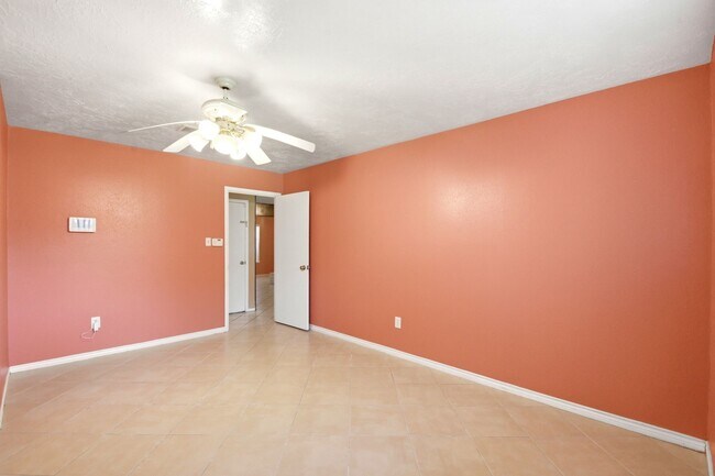 Photo - 11418 Hendon Ln