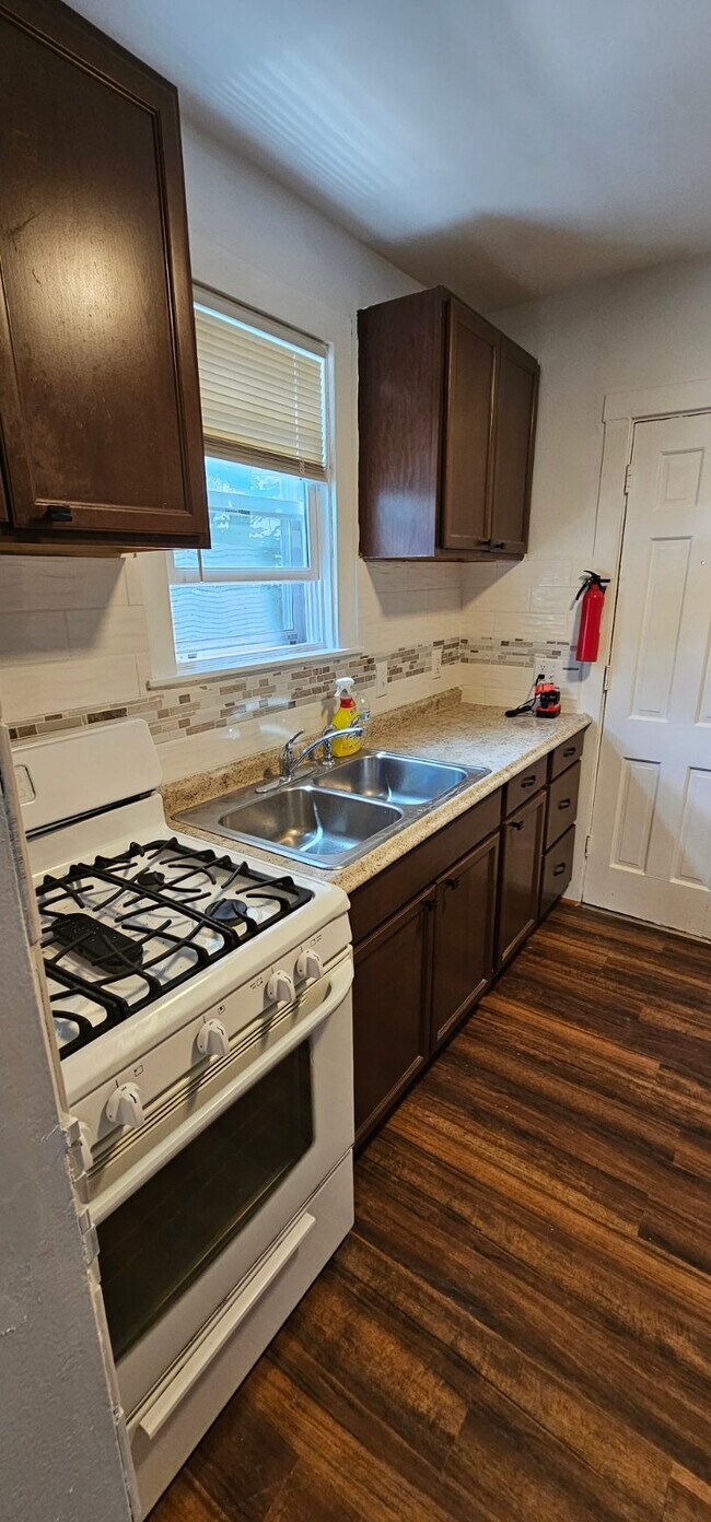 213 Perrin St Unit 213 perrin street, Apt#1