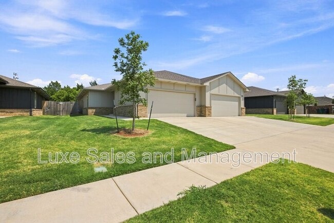 Photo - 10912 Oak Hollow Dr