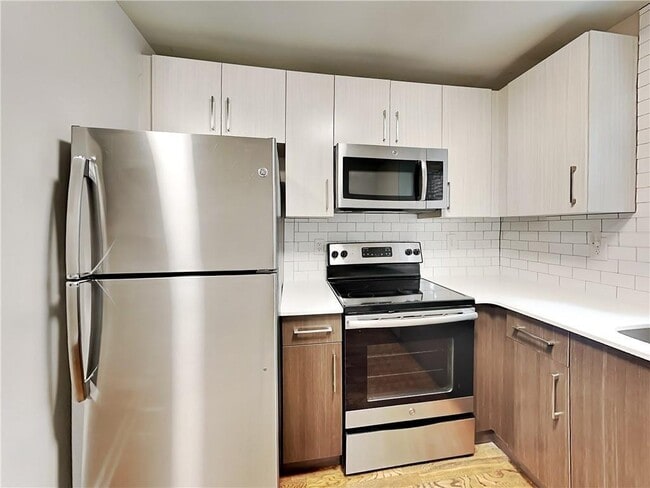 Photo - 880 N Highland Ave NE Unit B3
