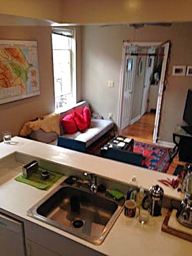 Photo - Charming 1BD/1BA Adam's Morgan Delight with Balcony, W/D Unit 4