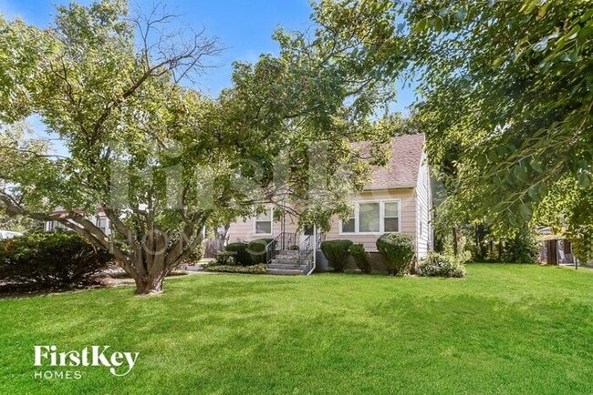 Building Photo - 6667 Glenview Dr Rental