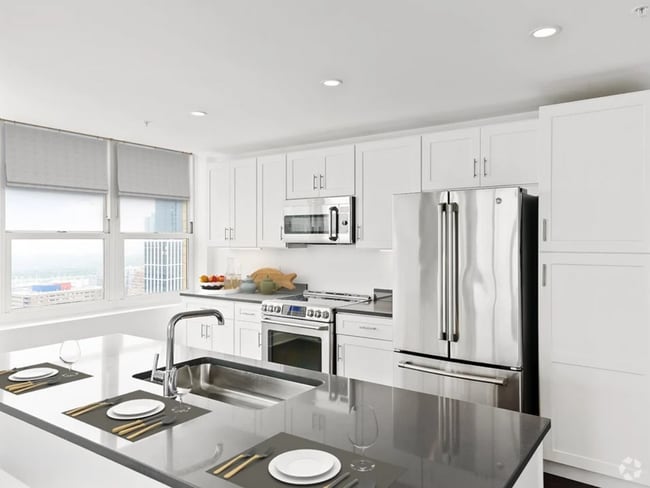 Building Photo - 52 Bay St Unit 3-1 Rental