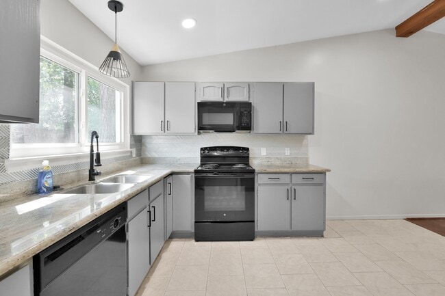 Photo - 21 Gambrel Oak Pl