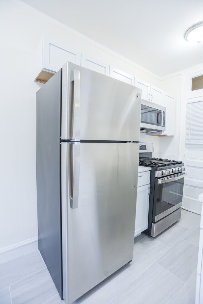 Building Photo - 5051 N Glenwood Ave Unit #3H Rental