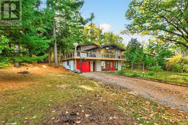 Photo - 1950 Champlain Rd