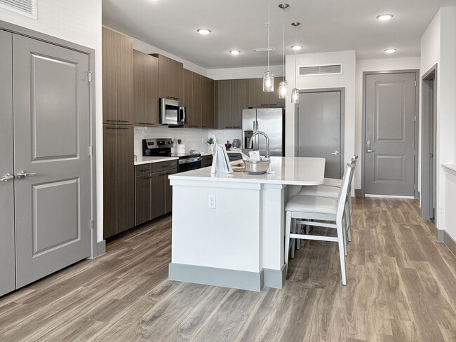 Photo - AVENUE ON OAKLAND