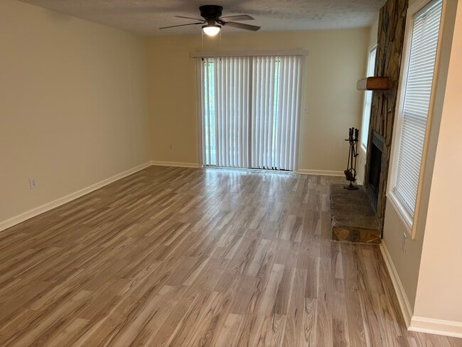 Photo - 6804 Willowbrook Dr Unit 3