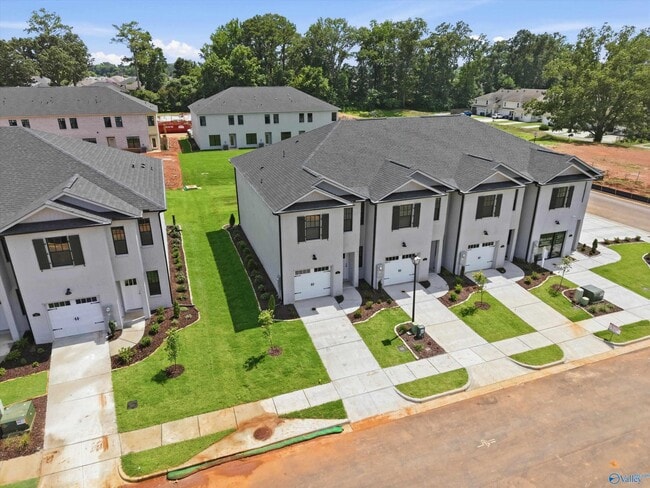 Photo - 8 Whispering Oak Dr SW