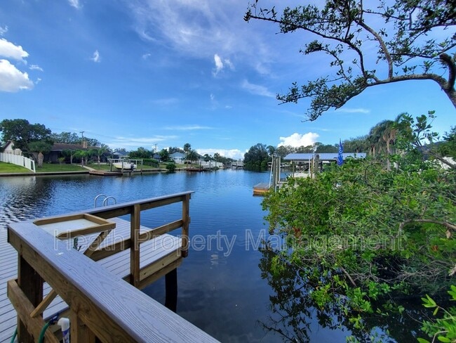 Photo - 308 Lookout Dr House
