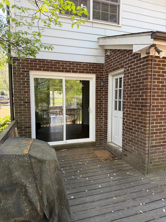 Photo - 2104 Fairview Rd